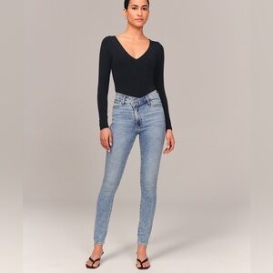 Abercrombie & Fitch High Rise Super Skinny Ankle Jean
